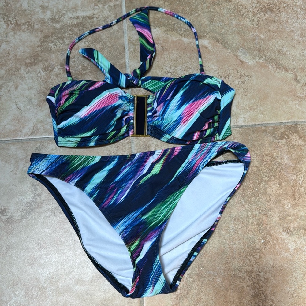 La Blanca swimwear 2-pcs, size 8, like new condition.